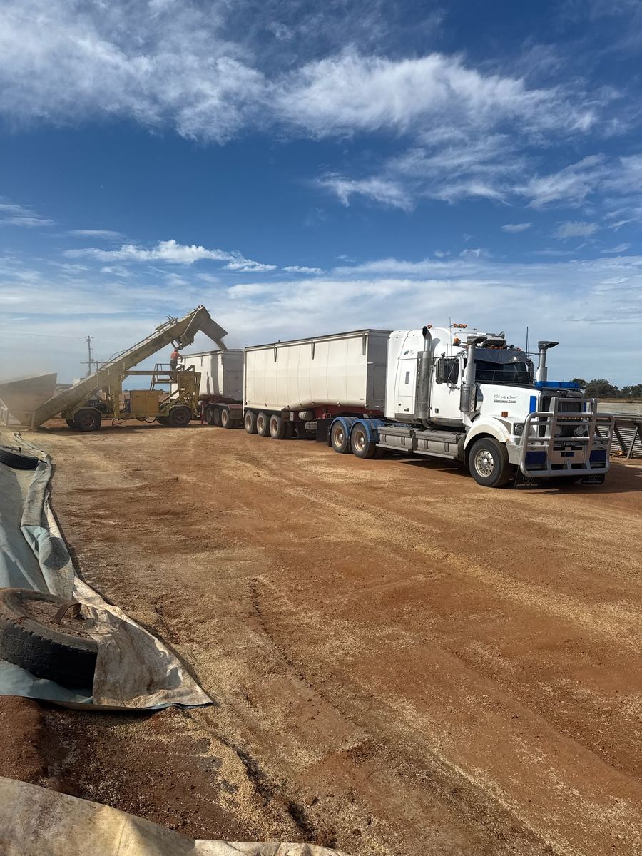 Loader filling a Nevens truck